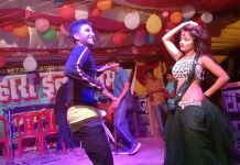 VIDEO: दर्शक उस समय पागल हो गए जब इस भोजपुरी डांसर ने किये बेहद अश्लील इशारे… देखें वीडियो!