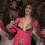Pakistani girl Mujra dropped off doing dance