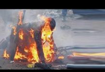 VIDEO: लोगो में इंसानियत ख़तम हो चुकी है एक लड़की को जिन्दा जलाया भीड़ में