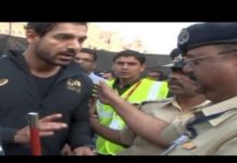 VIDEO: JOHN ABRAHAM को मुंबई पुलिस ने रोका