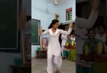 VIDEO: लड़की ने बिना शर्म ऐसा हॉट डांस किया सबके सामने