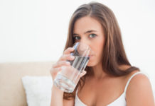 VIDEO: सुबहे खाली पेट पानी पीने के लाभ देखिये water drinking