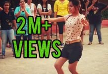 बीच सड़क इस लड़की ने करा हॉट डांस, देखें वीडियो