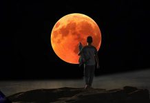 चाँद के इन भयानक रहस्य के बारे में आप सोच भी नहीं सकते