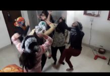 हॉस्टल में लड़कियों ने मुँह पर कपडा बांद करा हॉट डांस, देखें वीडियो