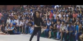 HOT NEWS UPDATE : इस लड़की ने किया सबके सामने ऐसा कुछ की देखते रह जाओगे , जानने के लिए देखिये ये वीडियो