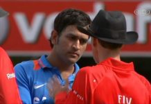 DHONI ने की मैदान में भयानक लड़ाई वायरल हुआ वीडियो DHONI DID A TERRIBLE BATTLE IN THE FIELD OF VIRAL VIDEO