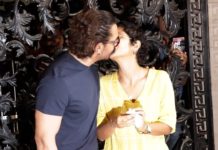 VIDEO : आमिर खान ने अपने जन्मदिन पर सभी के सामने किया अपनी पत्नी को KISS || देखिये ये वीडियो