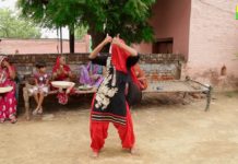 इस लड़की ने किया गाँव में हॉट डांस वायरल हुई वीडियो
