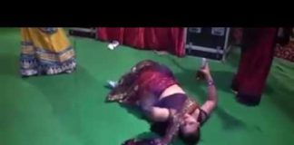 सेक्सी बहभी ने किया नशे में ज़मीन पर लेटकर डांस वीडियो हुई वायरल