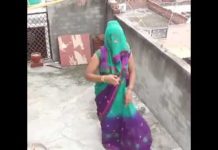 भाभी छत्त पर डांस कर रही थी ओर पडोसी ने मोके का फायदा उठा लिया