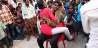 गांव की लड़की ने लड़के के साथ करा अश्लीलता भरा डांस
