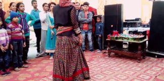 डांस क्लास में लड़की ने करा हॉट डांस, वीडियो हुआ वायरल