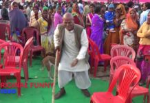 गांव के इस बुजुर्ग आदमी ने करा ऐसा डांस की सब चौक गए, देखें वीडियो