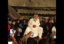 इस बुजुर्ग आदमी ने मुर्गा गाने पर करा बेहद फनी डांस, देख हसीं नहीं रोक पाएंगे आप